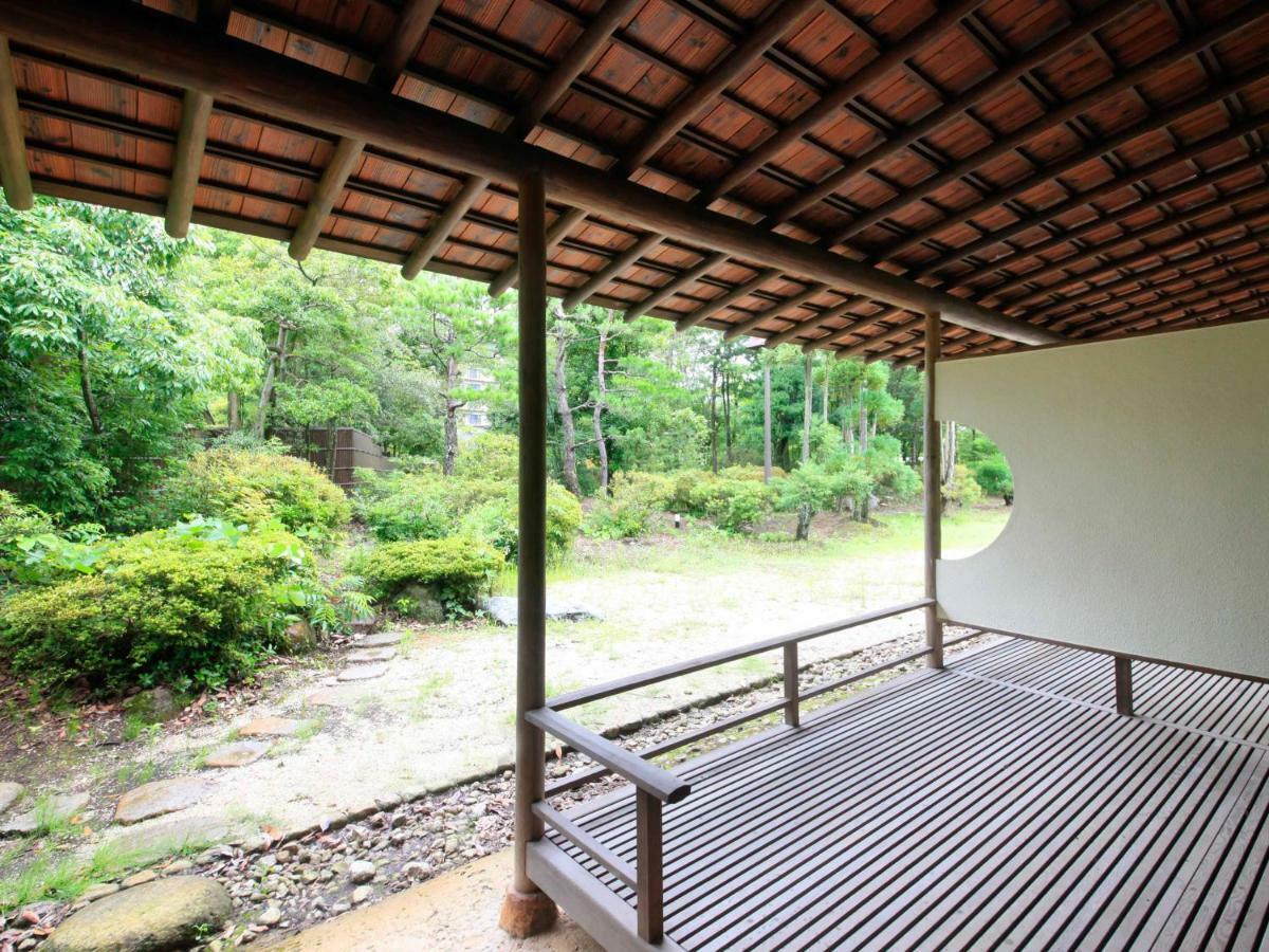 Yamashiro Onsen Miyabi No Yado Kaga Hyakumangoku Hotel Exterior photo