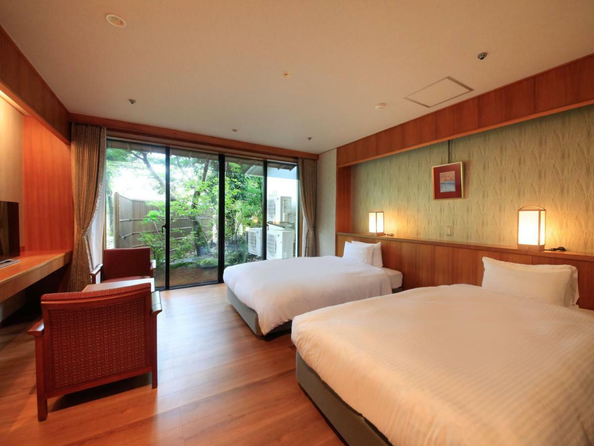 Yamashiro Onsen Miyabi No Yado Kaga Hyakumangoku Hotel Exterior photo
